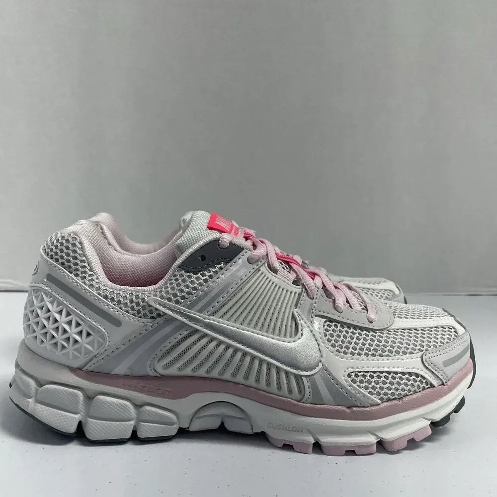 Nike Air Zoom Vomero 5 520 Pack Pink Foam FN3695 001 Size 8 Women Mesh Runner